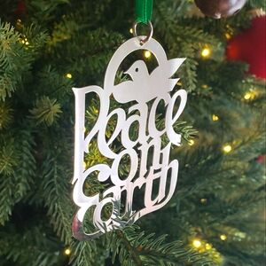 James Avery Rare Retired Peace on Earth Christmas Ornament